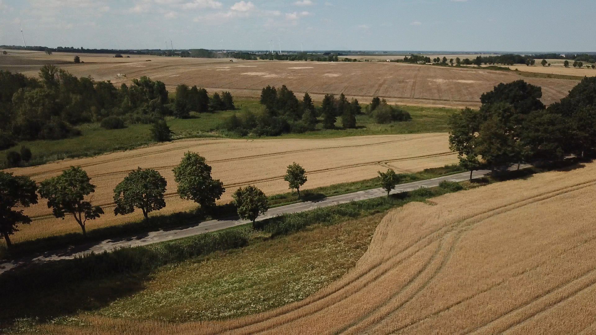 PRZEBUDOWANE ZOSTANIE 1,20 KM DROGI DO TOŁKIN W GMINIE KORSZE