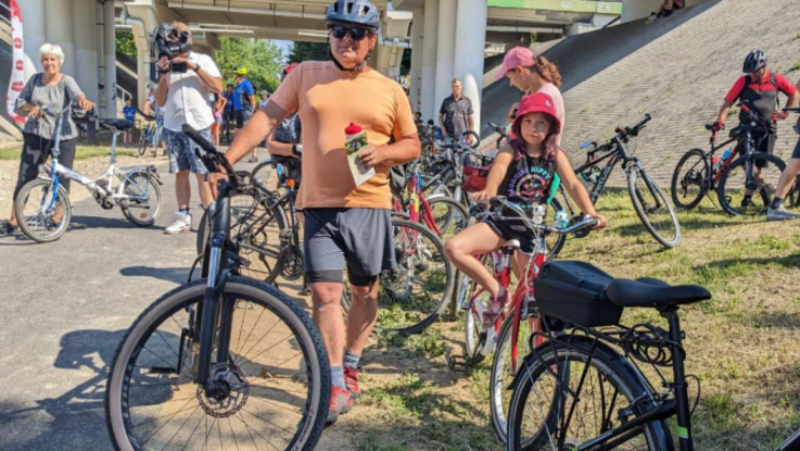 40-KILOMETROWA ŚCIEŻKA ROWEROWA POŁĄCZYŁA BISKUPIEC ZE SZCZYTNEM