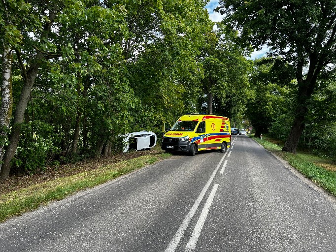 PRACOWALI NA MIEJSCU WYPADKU DROGOWEGO