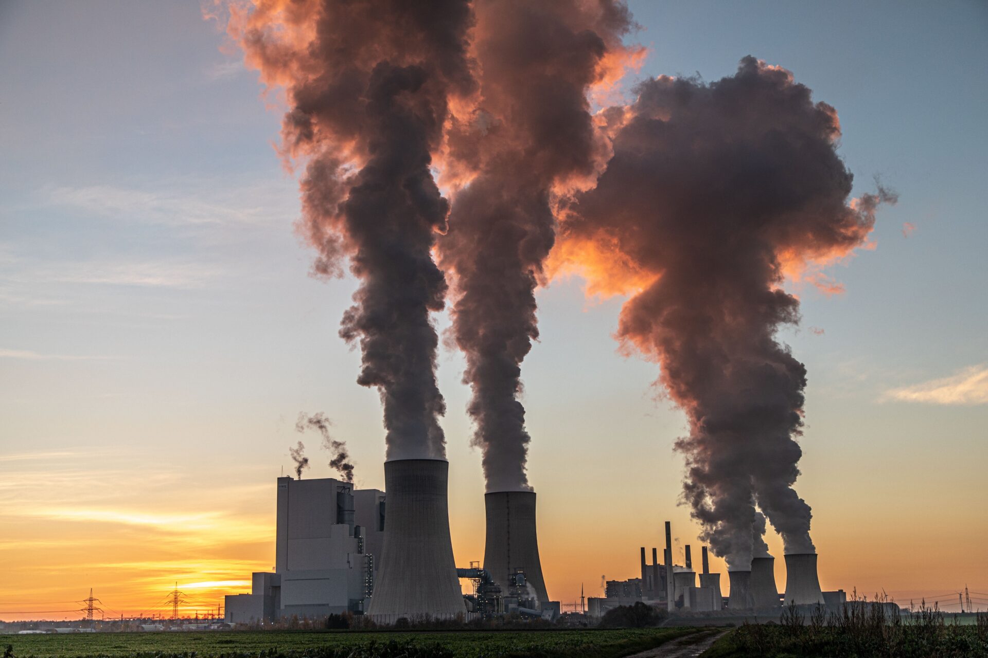 ETS KOSZTUJE POLSKĄ GOSPODARKĘ NAWET 12,9 MLD EURO ROCZNIE